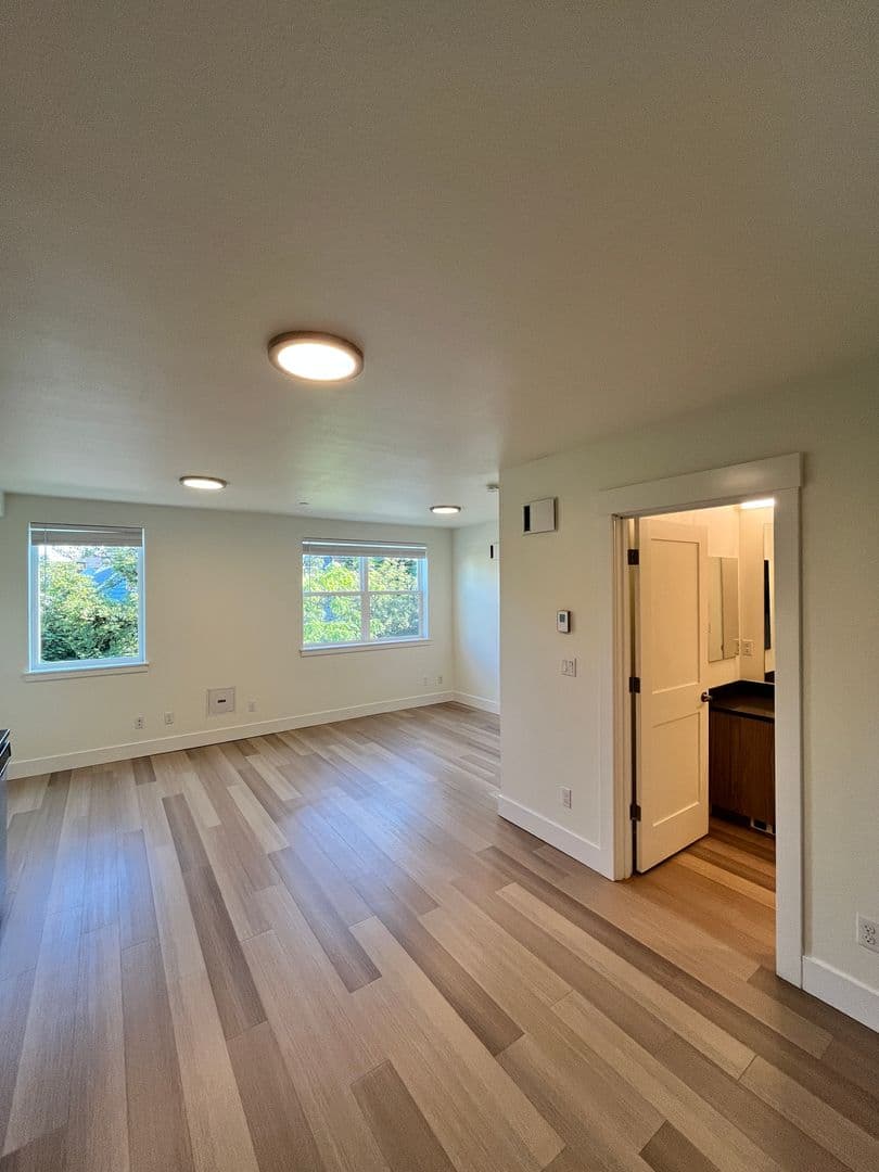 Portland Apartment: 6280-6290 N Montana Ave