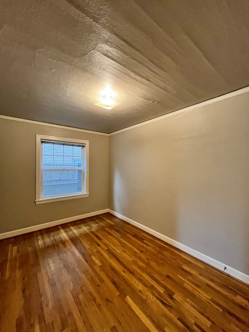 Portland Apartment: 1410 SE Belmont St