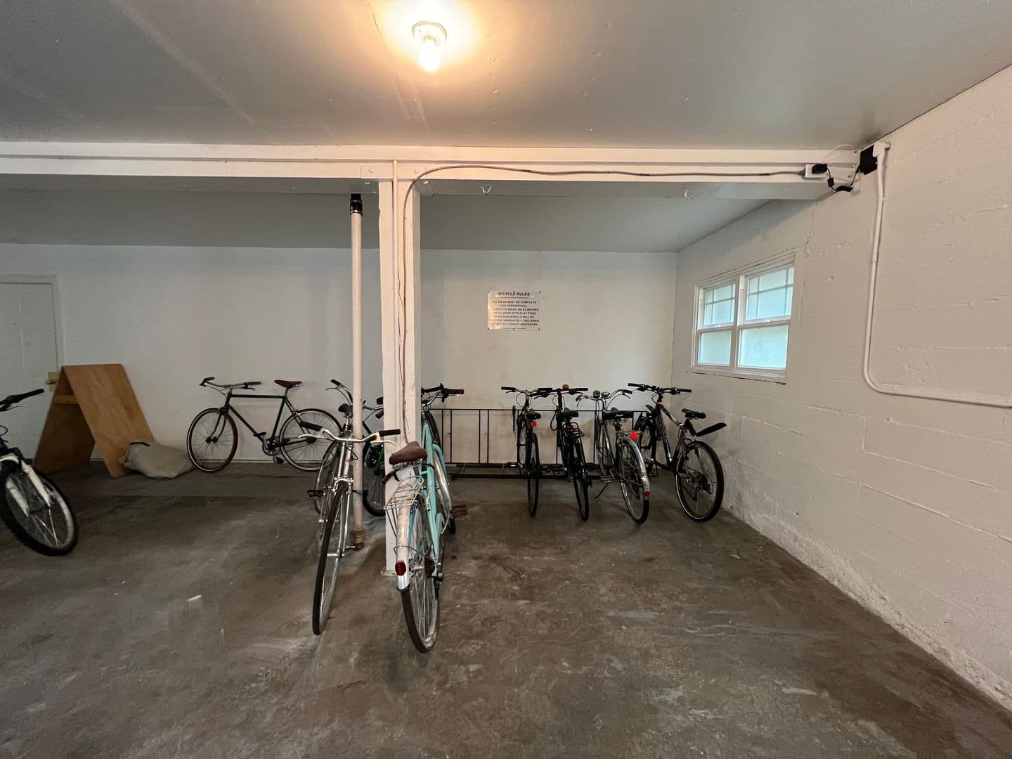 Portland Apartment: 1611 SE Belmont St