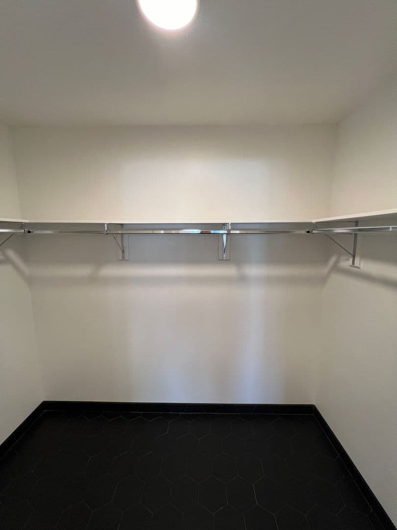 The Dalles Apartment: 1312 W 10th St