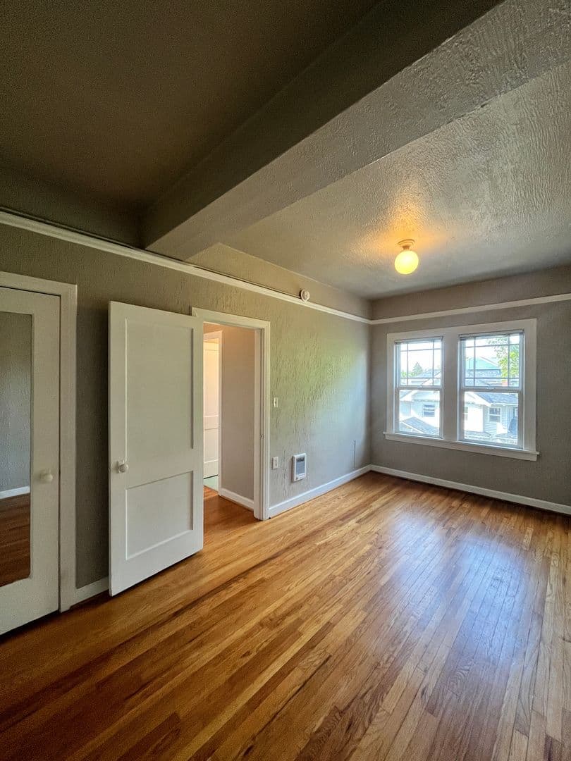 Portland Apartment: 1431 NE 21st Ave