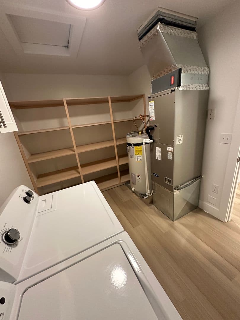 The Dalles Apartment: 1312 W 10th St
