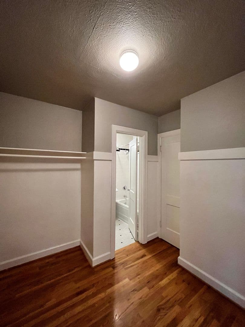 Portland Apartment: 1410 SE Belmont St