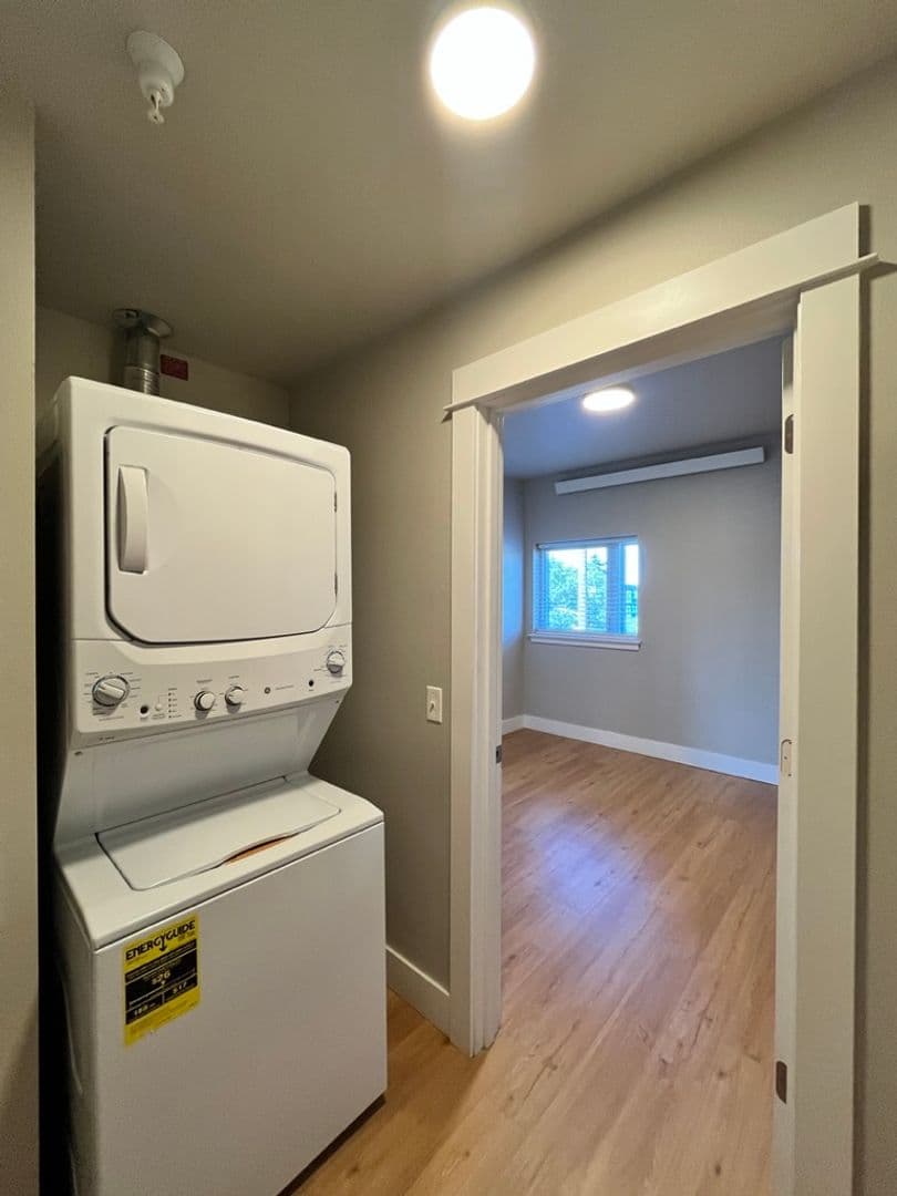 Portland Apartment: 6800 N Interstate Ave