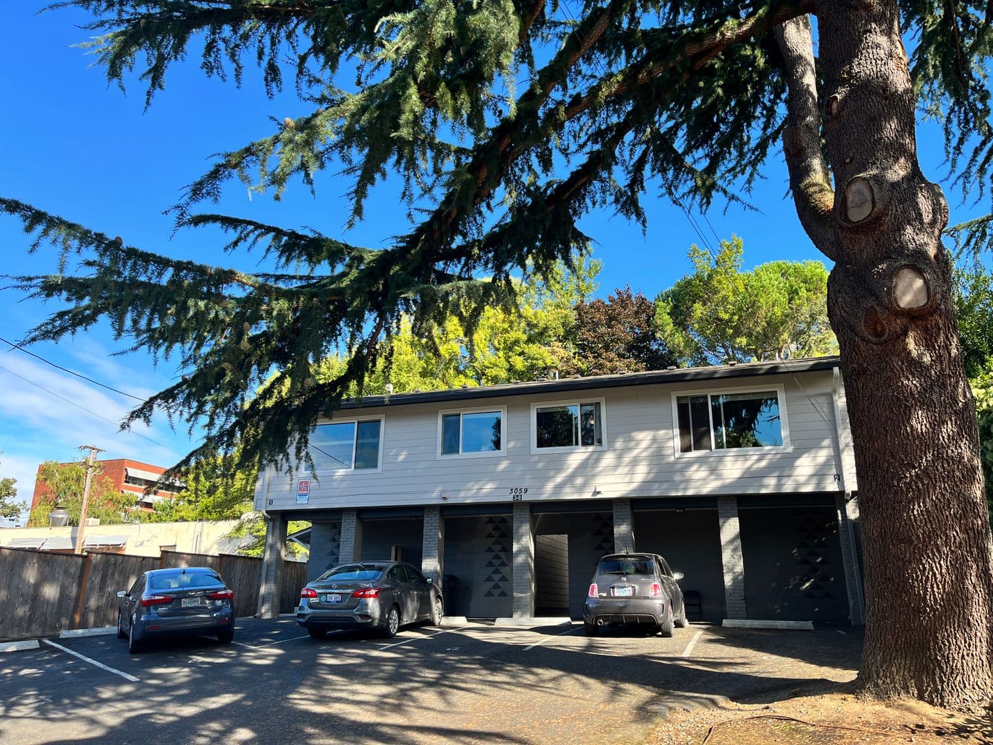 Portland Apartment: 3059 SE Alder St