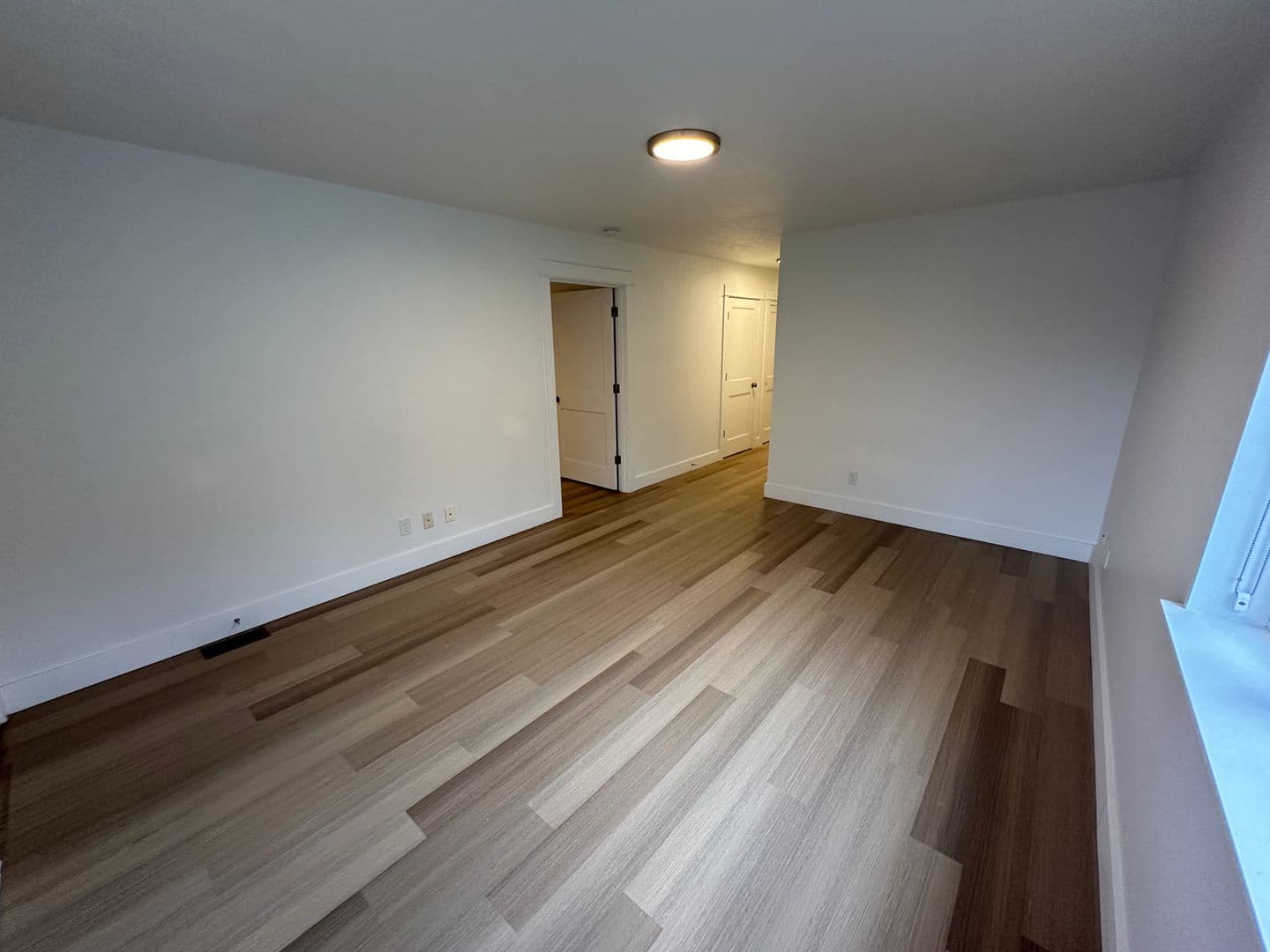 The Dalles Apartment: 1312 W 10th St