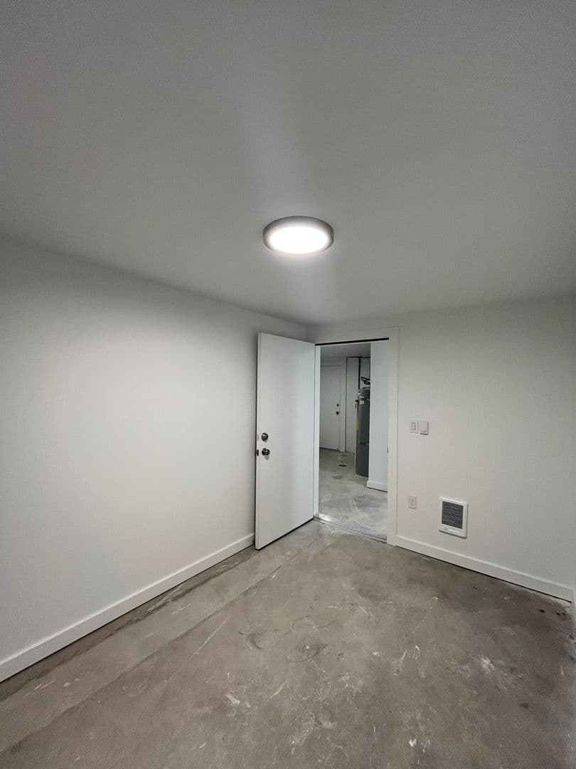 Portland Apartment: 7869-7879 SE Milwaukie Ave