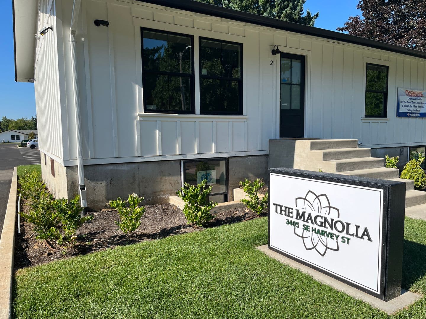 Milwaukie Apartment: 3405 SE Harvey St