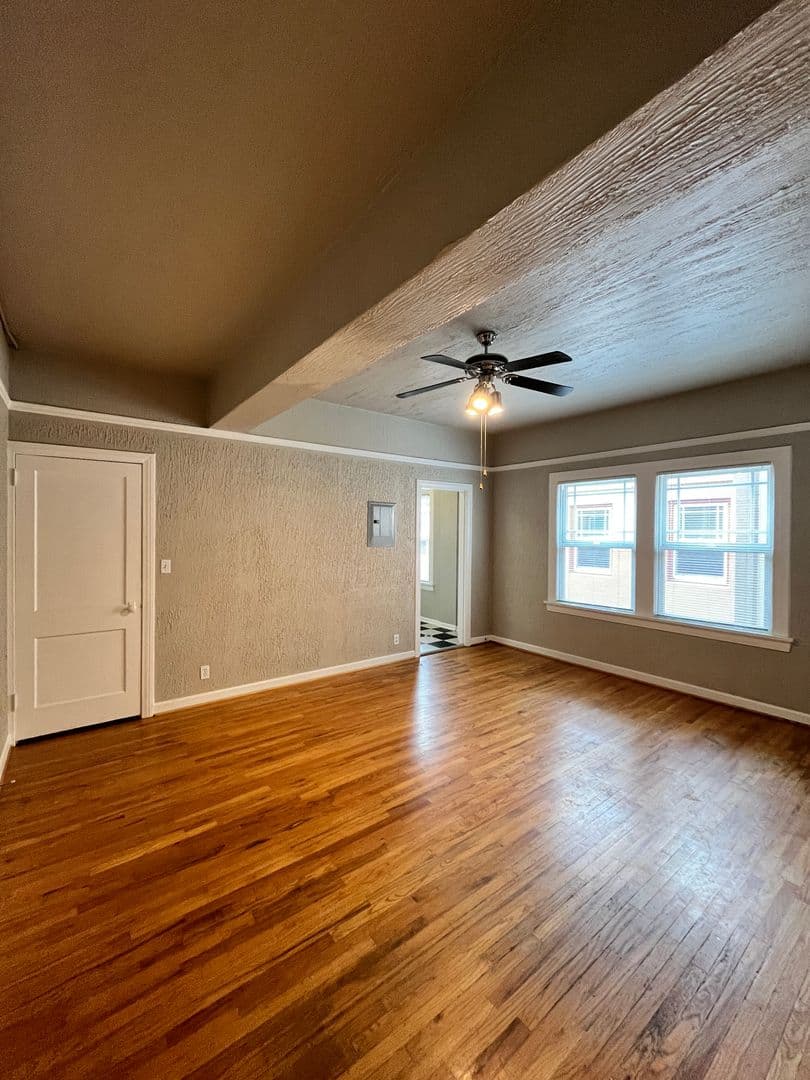 Portland Apartment: 1431 NE 21st Ave
