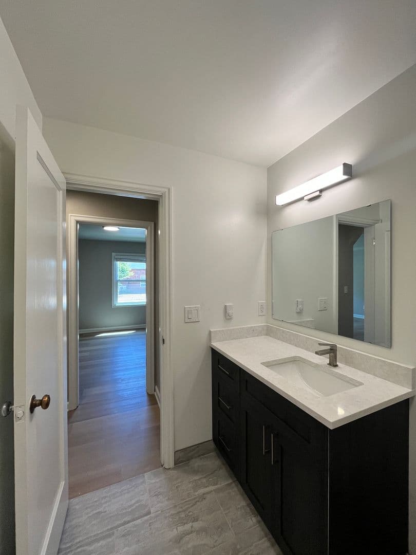 Portland Apartment: 7869-7879 SE Milwaukie Ave