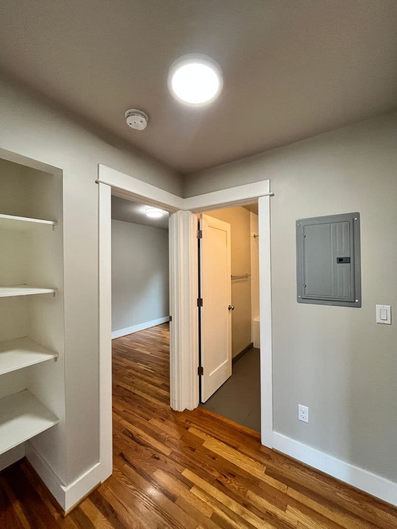 Portland Apartment: 1535 SE 29th Ave