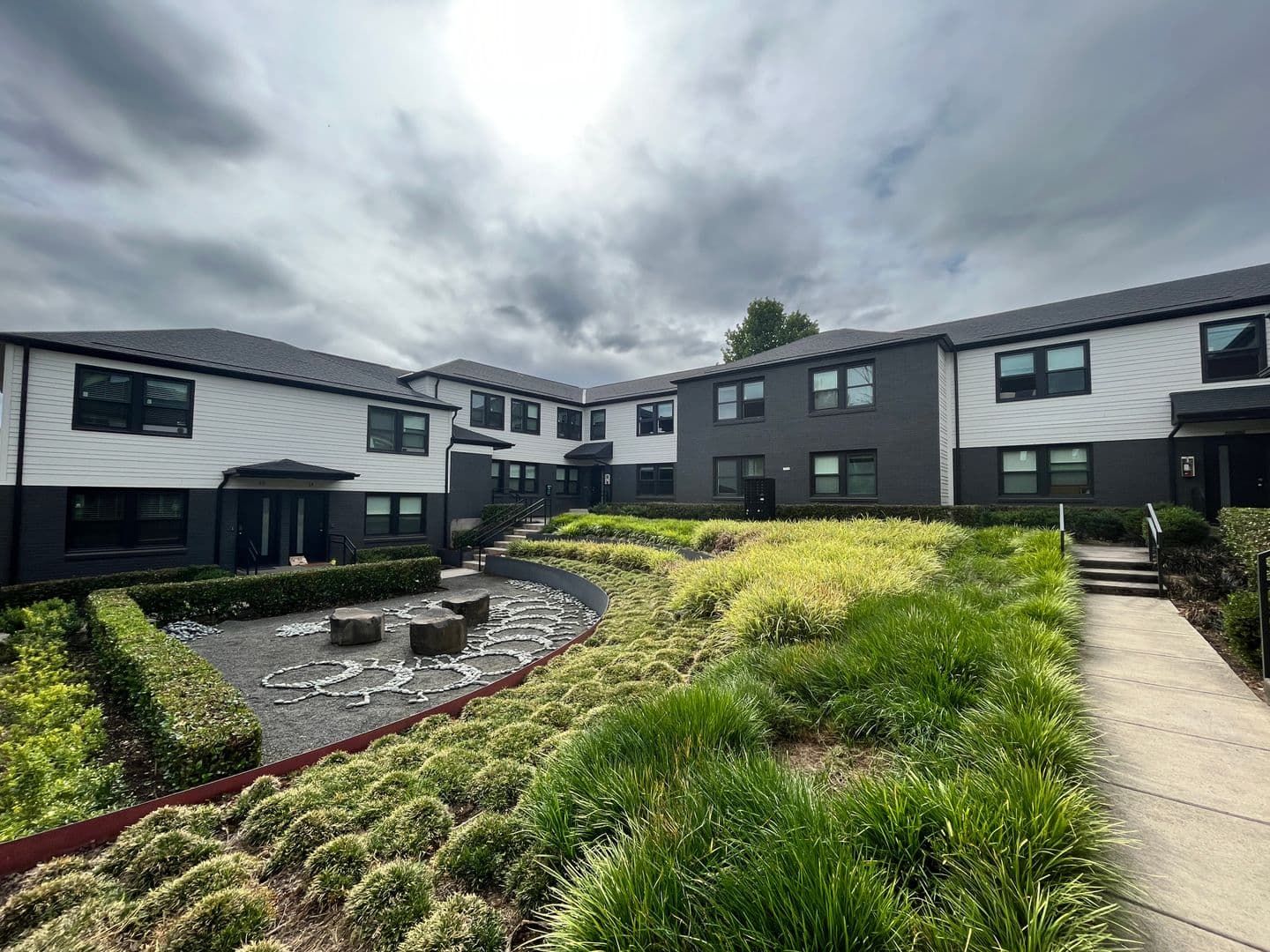 Portland Apartment: 1535 SE 29th Ave