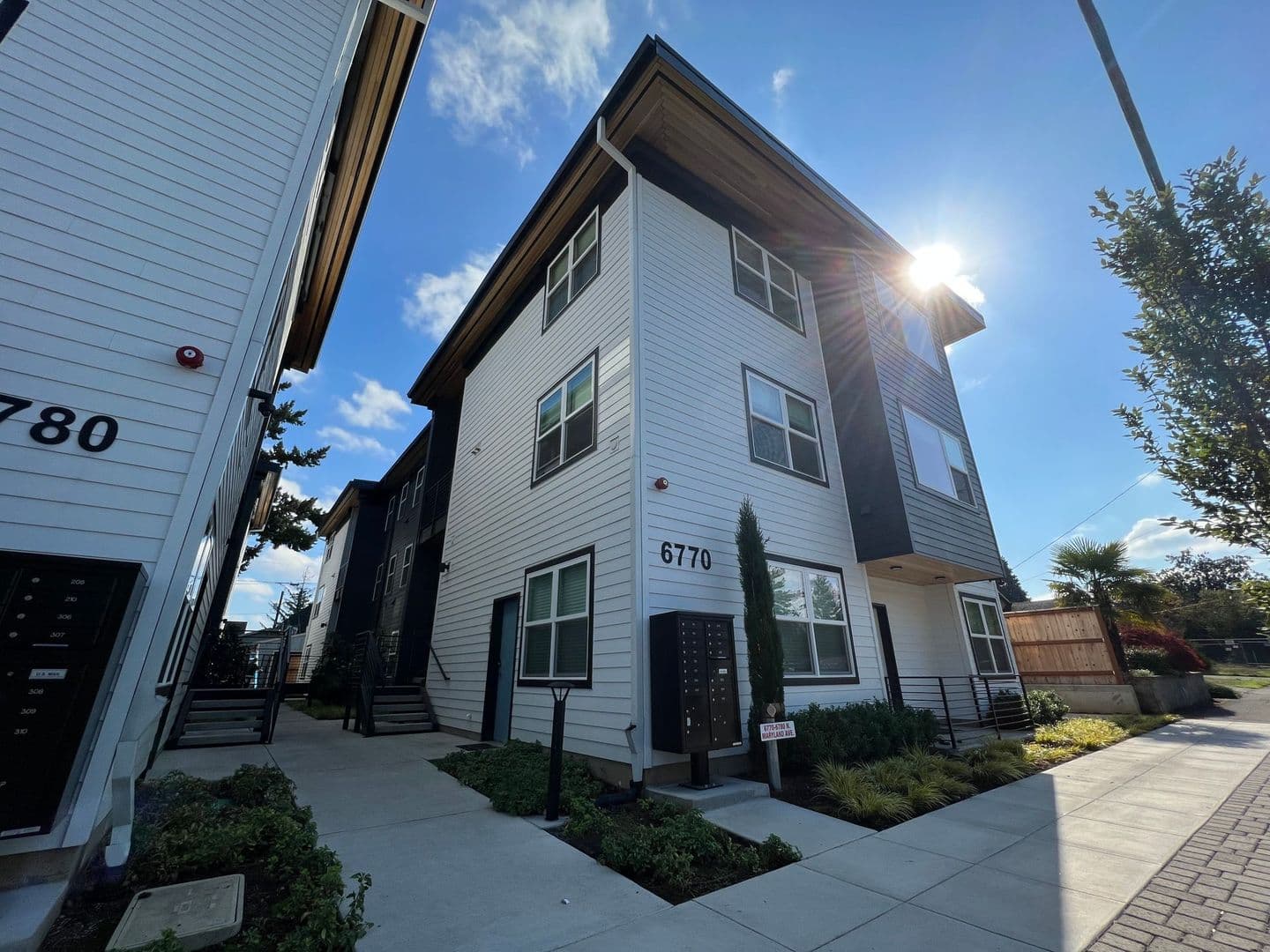 Portland Apartment: 6770-6780 N Maryland Ave
