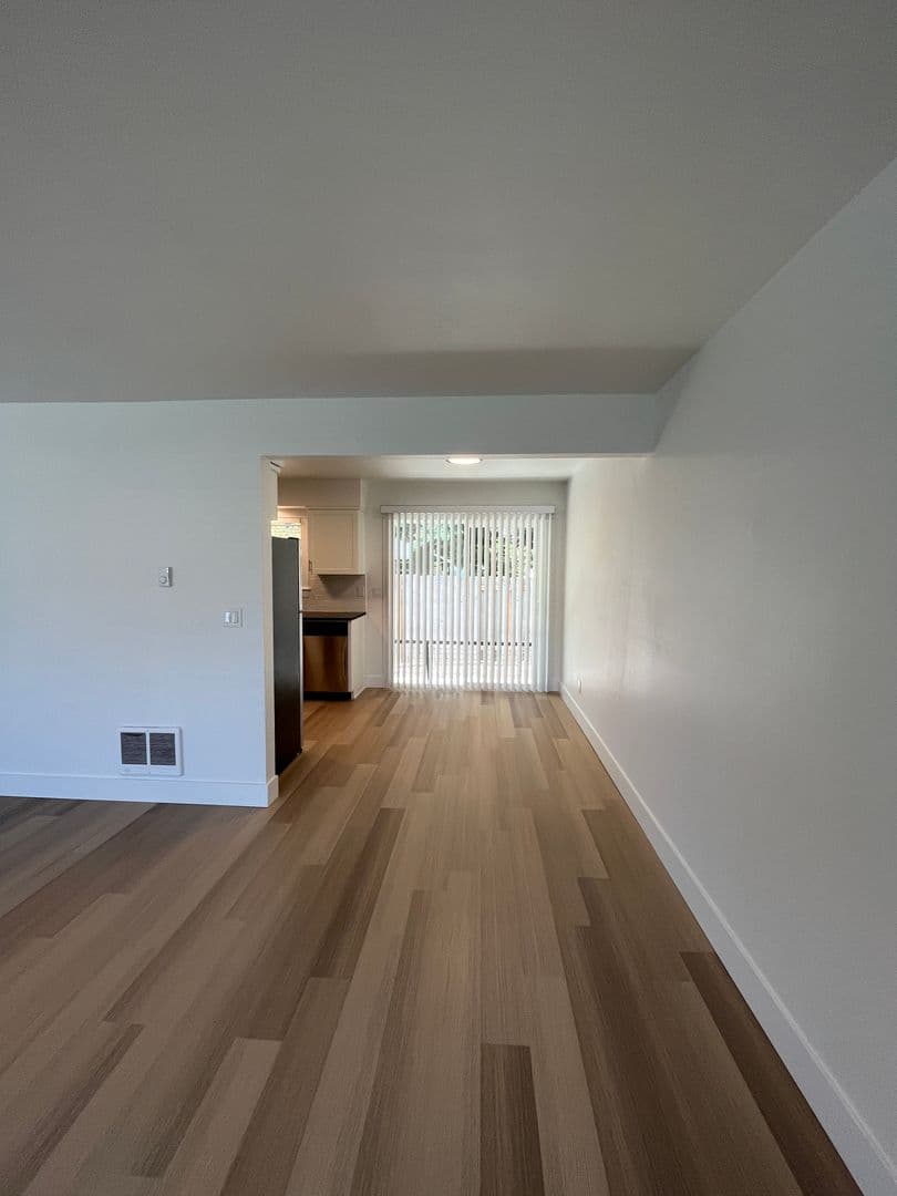 Milwaukie Apartment: 3405 SE Harvey St