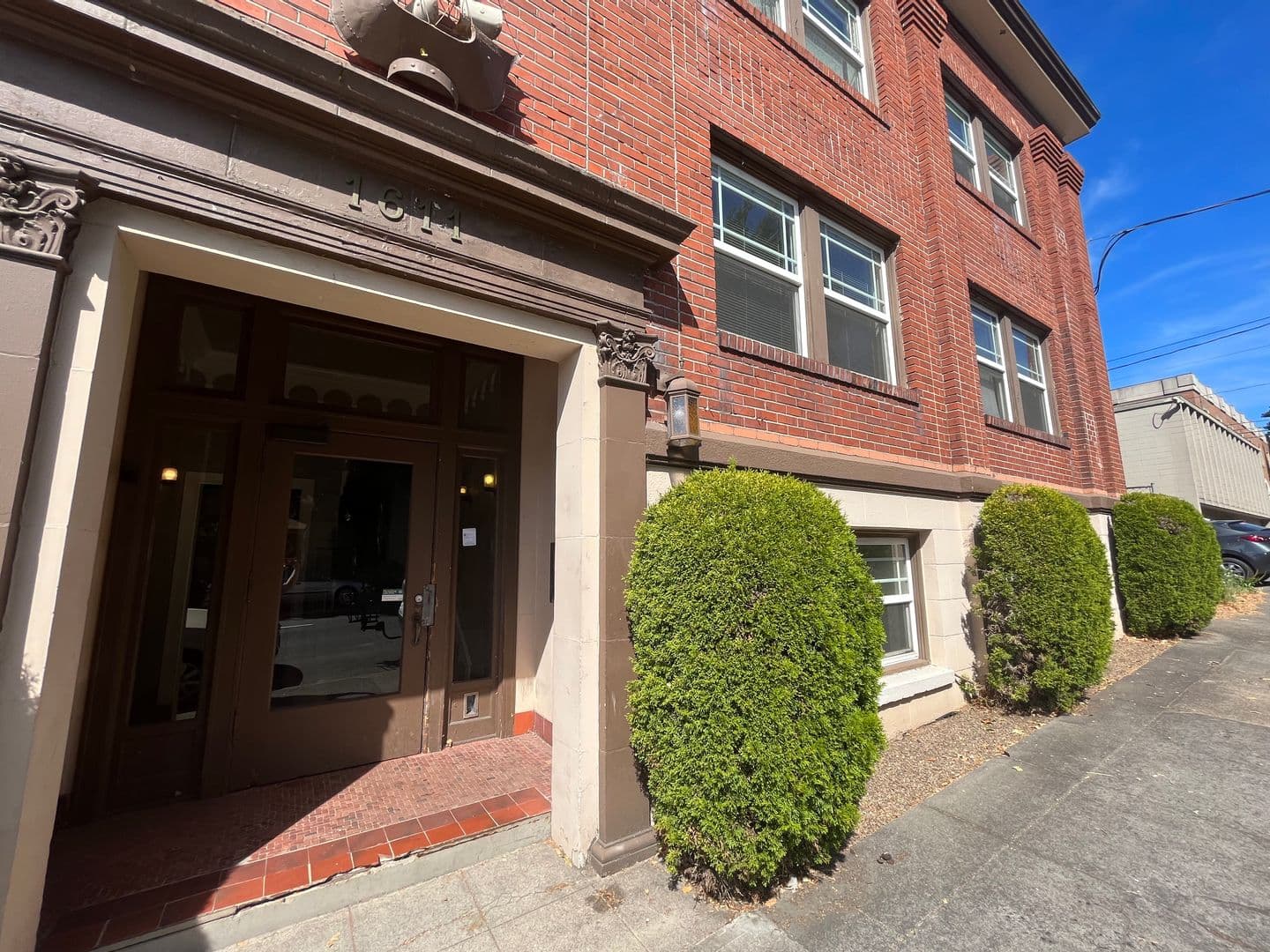 Portland Apartment: 1611 SE Belmont St