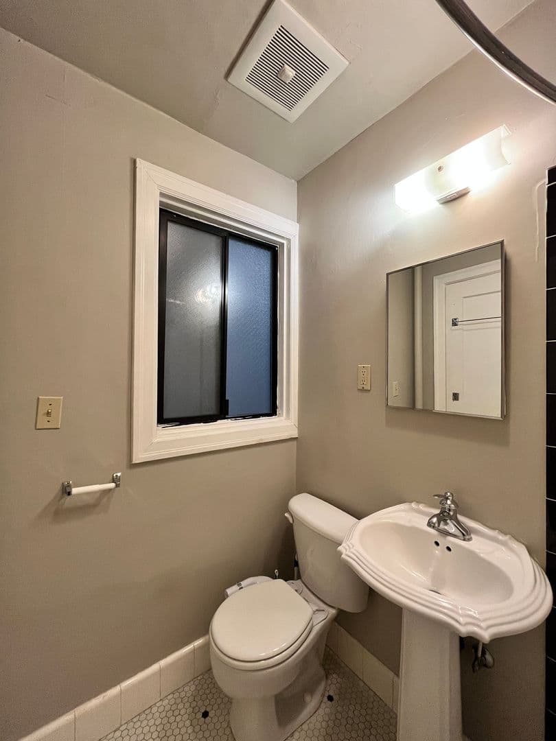 Portland Apartment: 1410 SE Belmont St