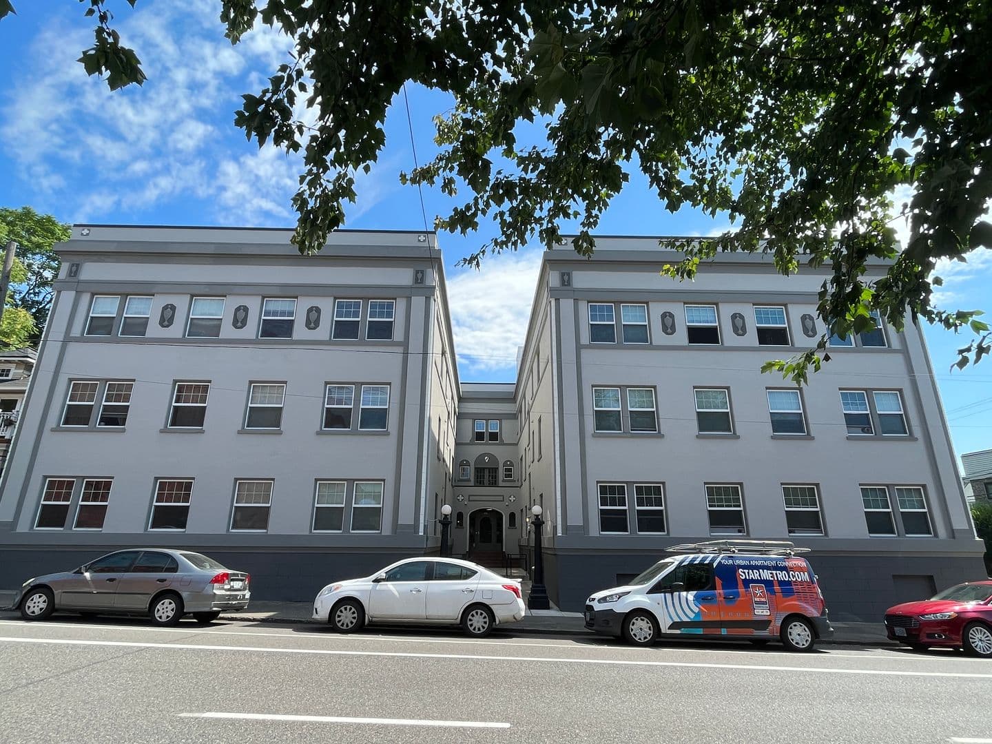 Portland Apartment: 1410 SE Belmont St