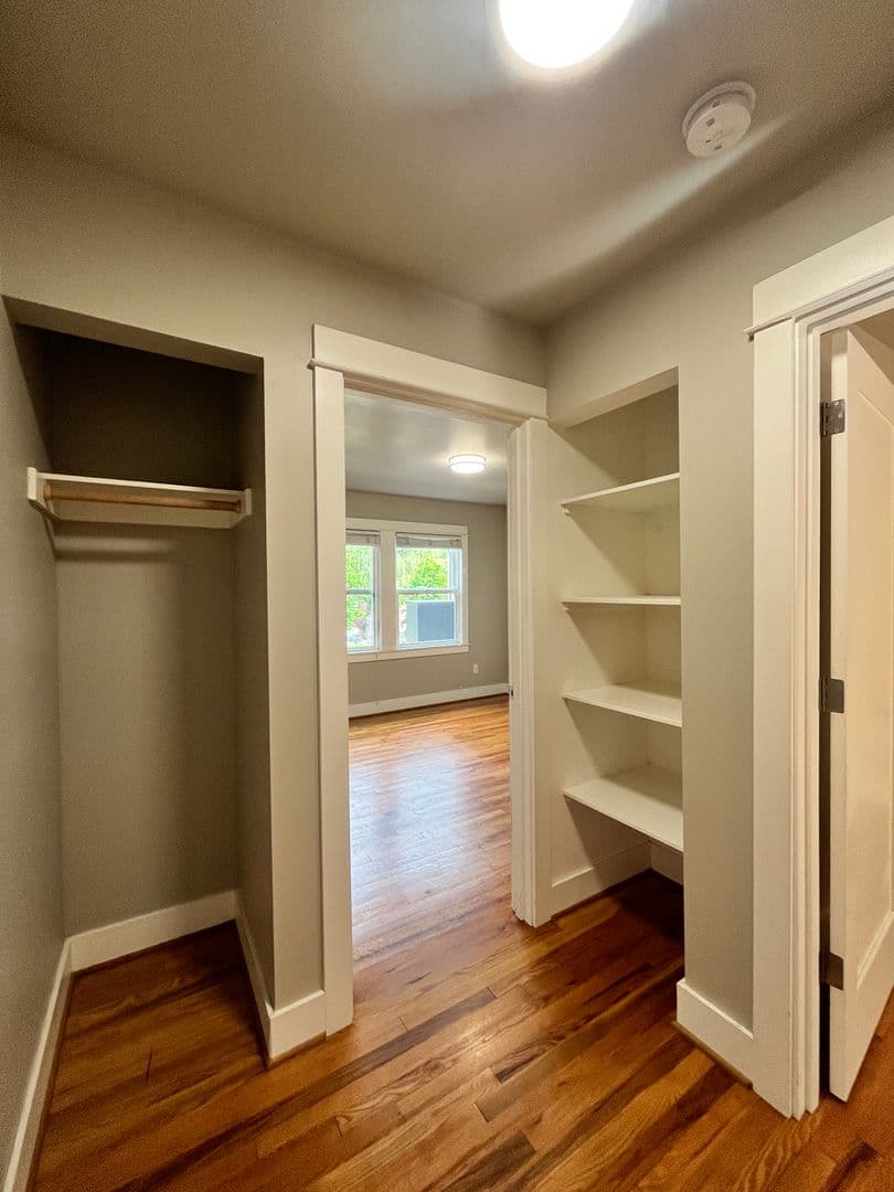 Portland Apartment: 1535 SE 29th Ave