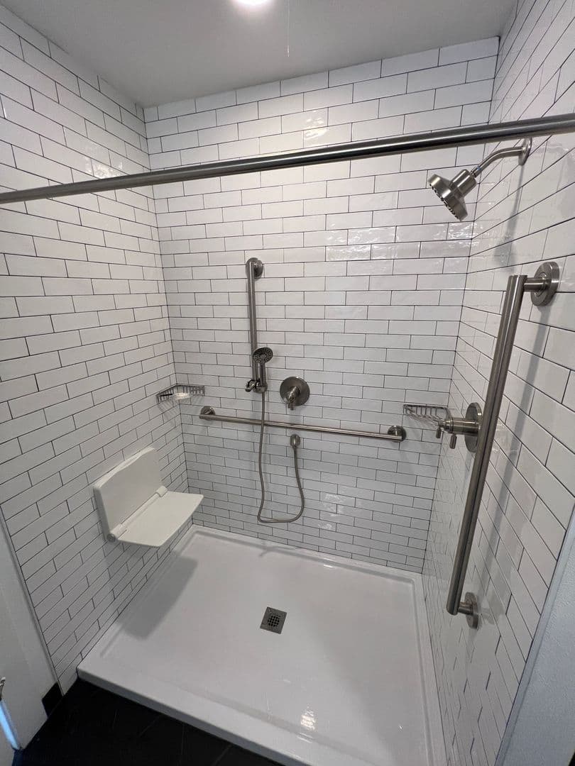 The Dalles Apartment: 1312 W 10th St