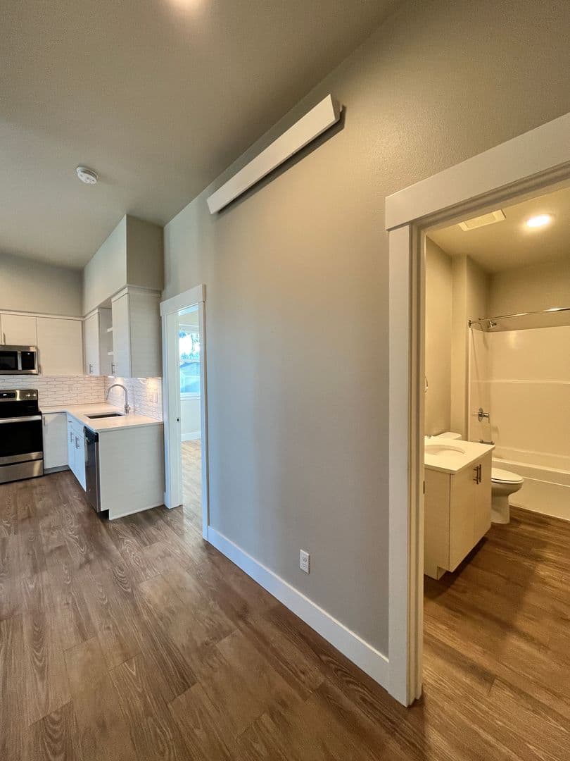 Portland Apartment: 6770-6780 N Maryland Ave