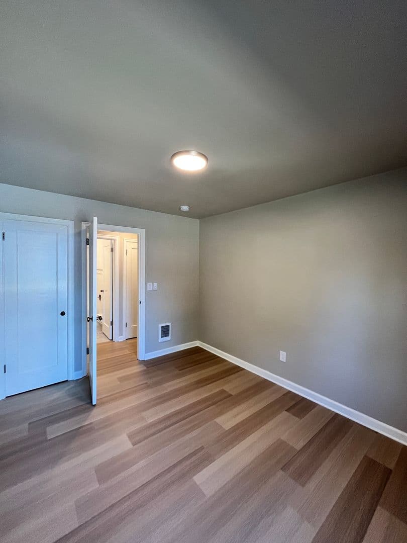 Portland Apartment: 7869-7879 SE Milwaukie Ave