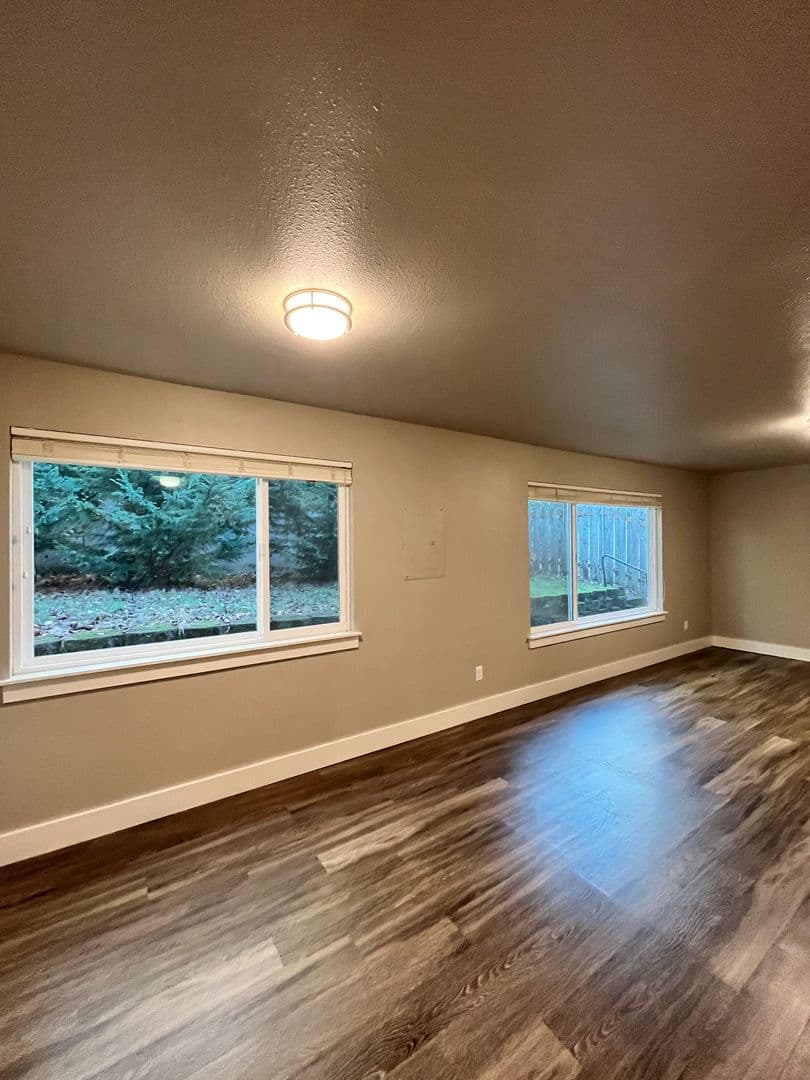 Portland Apartment: 3059 SE Alder St