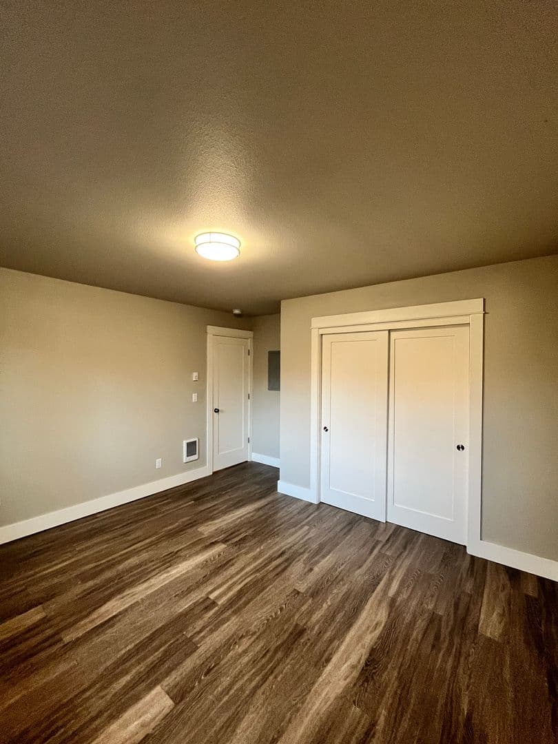 Portland Apartment: 2340-2350 SE 50th Ave