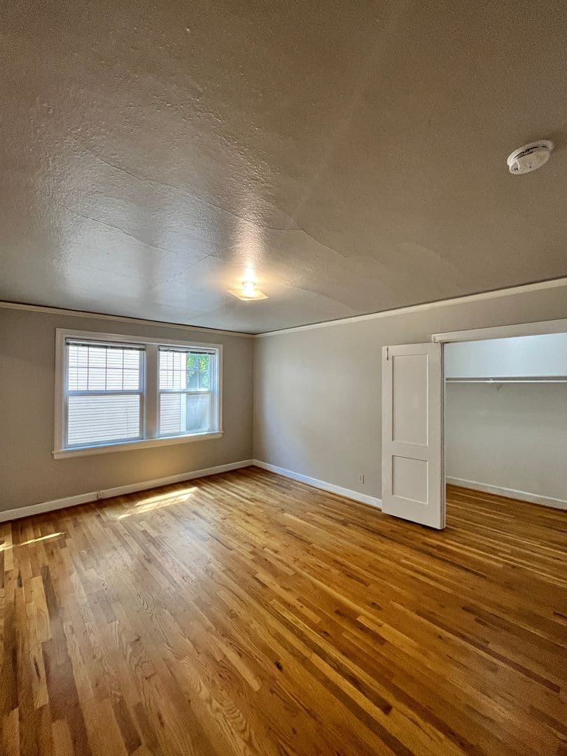 Portland Apartment: 1410 SE Belmont St