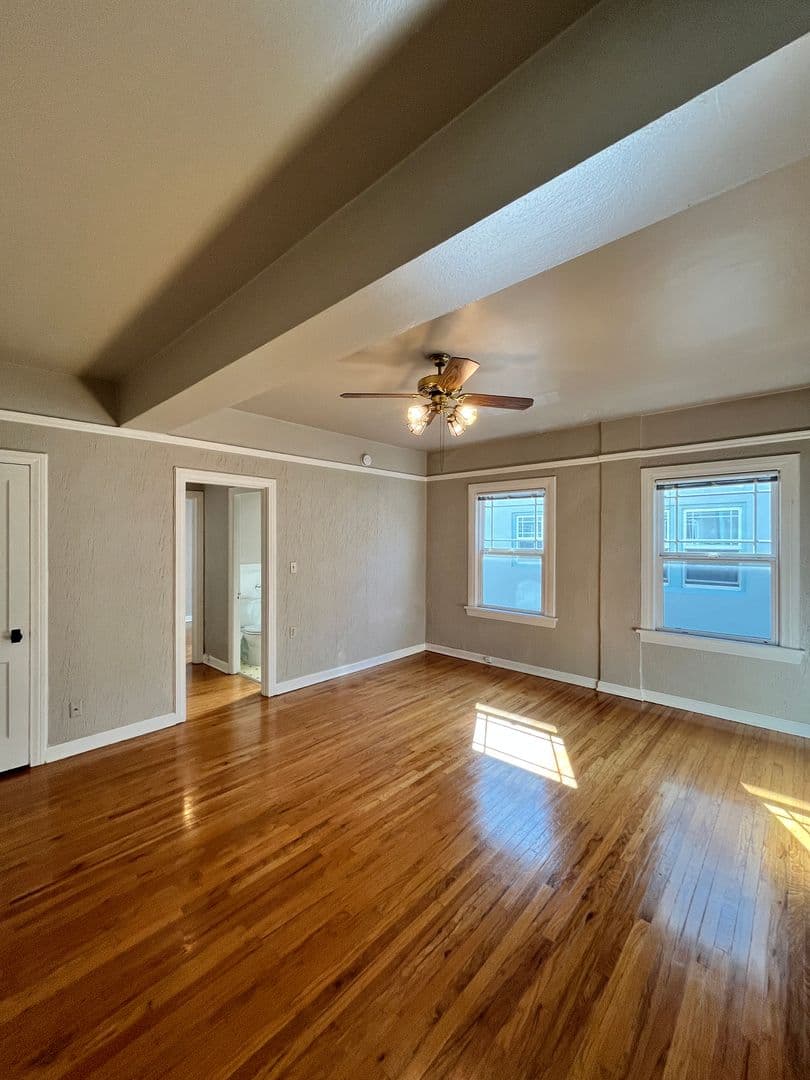 Portland Apartment: 1431 NE 21st Ave