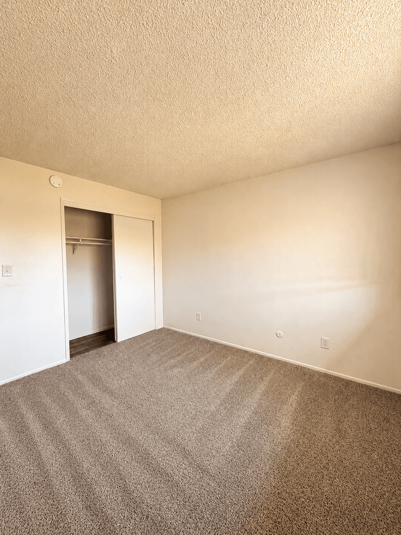 Bakersfield Apartment: 1405 White Lane