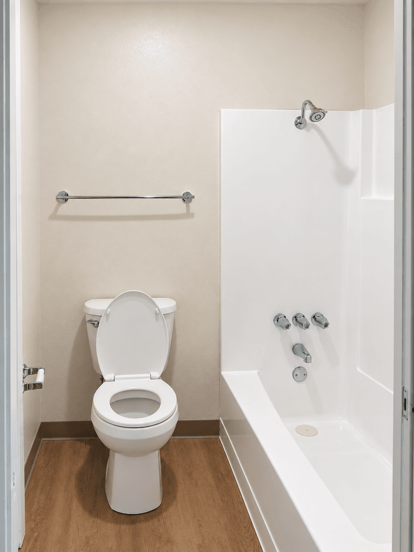 Tulare Apartment: 656/700 E. Prosperity Ave
