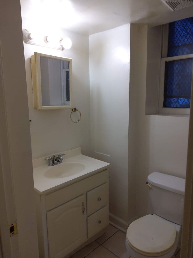 Baltimore Apartment: 3040 St. Paul St.