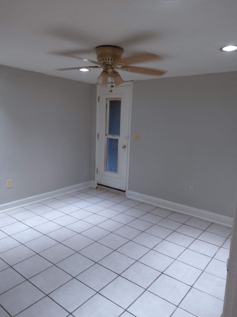 Baltimore Apartment: 3040 St. Paul St.