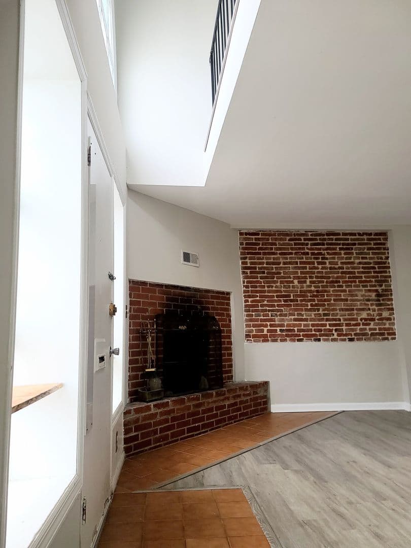 Baltimore Apartment: 2844 St. Paul St.