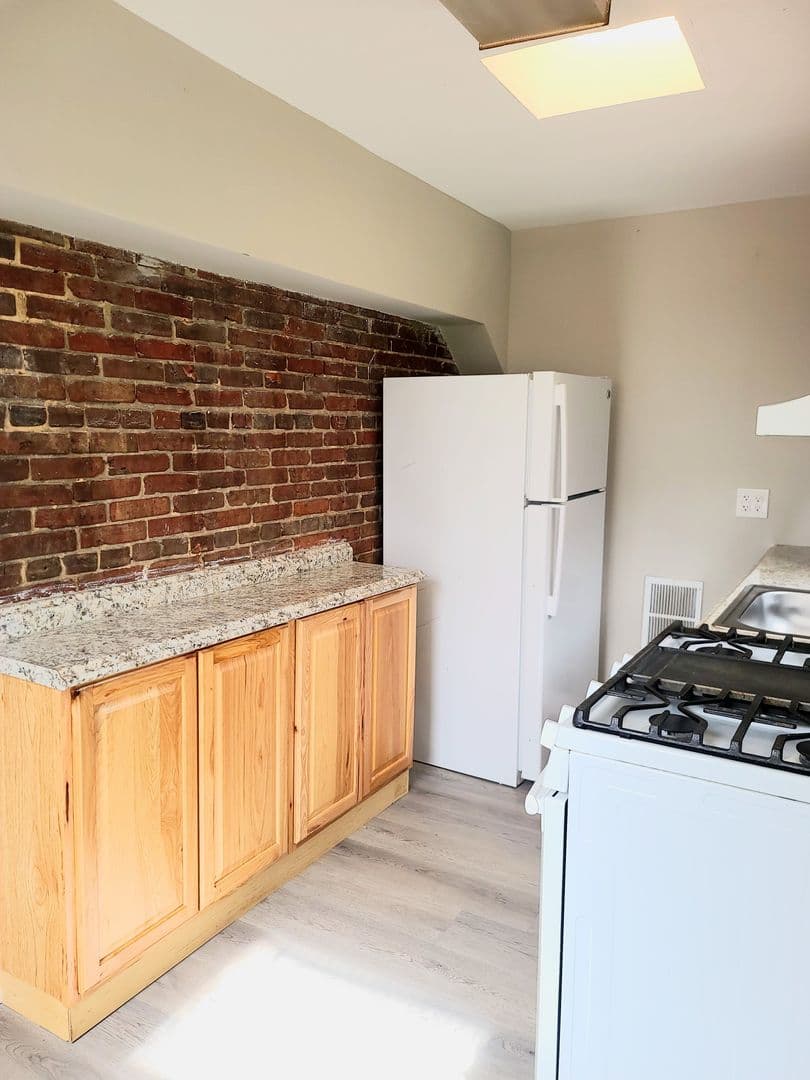 Baltimore Apartment: 2844 St. Paul St.