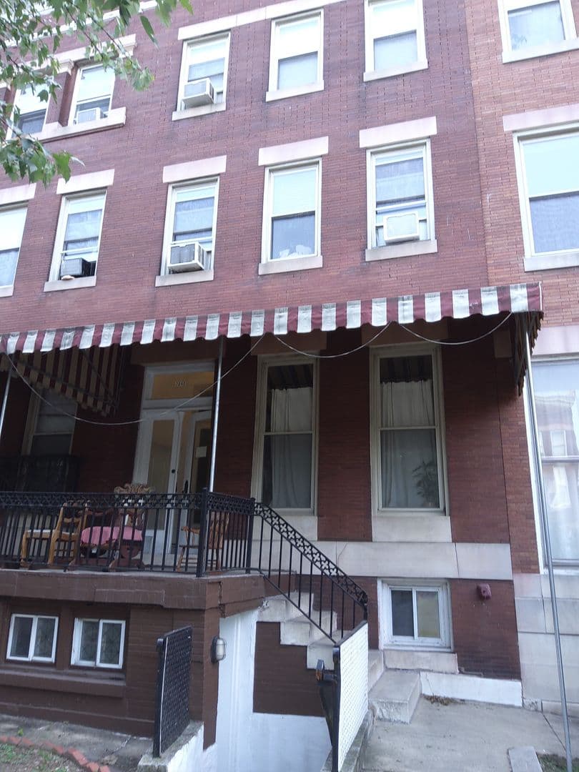 Baltimore Apartment: 3040 St. Paul St.