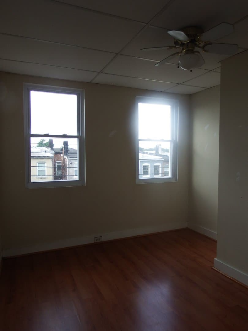 Baltimore House: 809 Powers St.