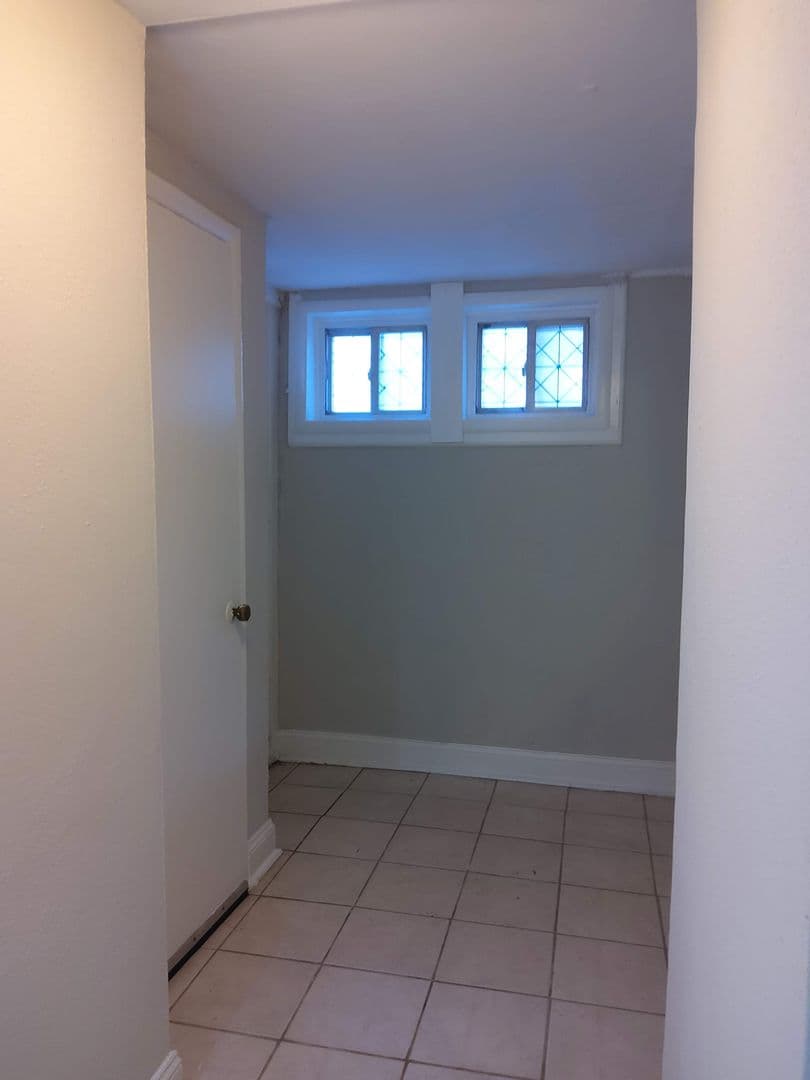Baltimore Apartment: 3040 St. Paul St.