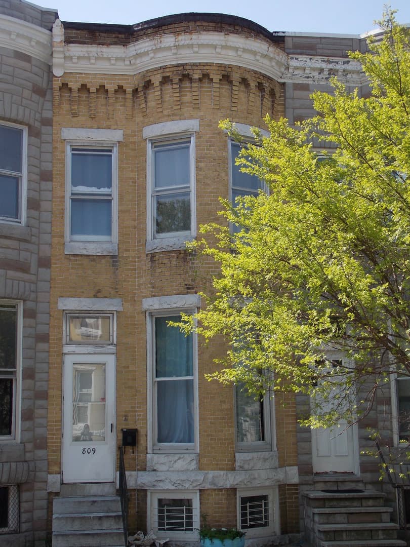 Baltimore House: 809 Powers St.