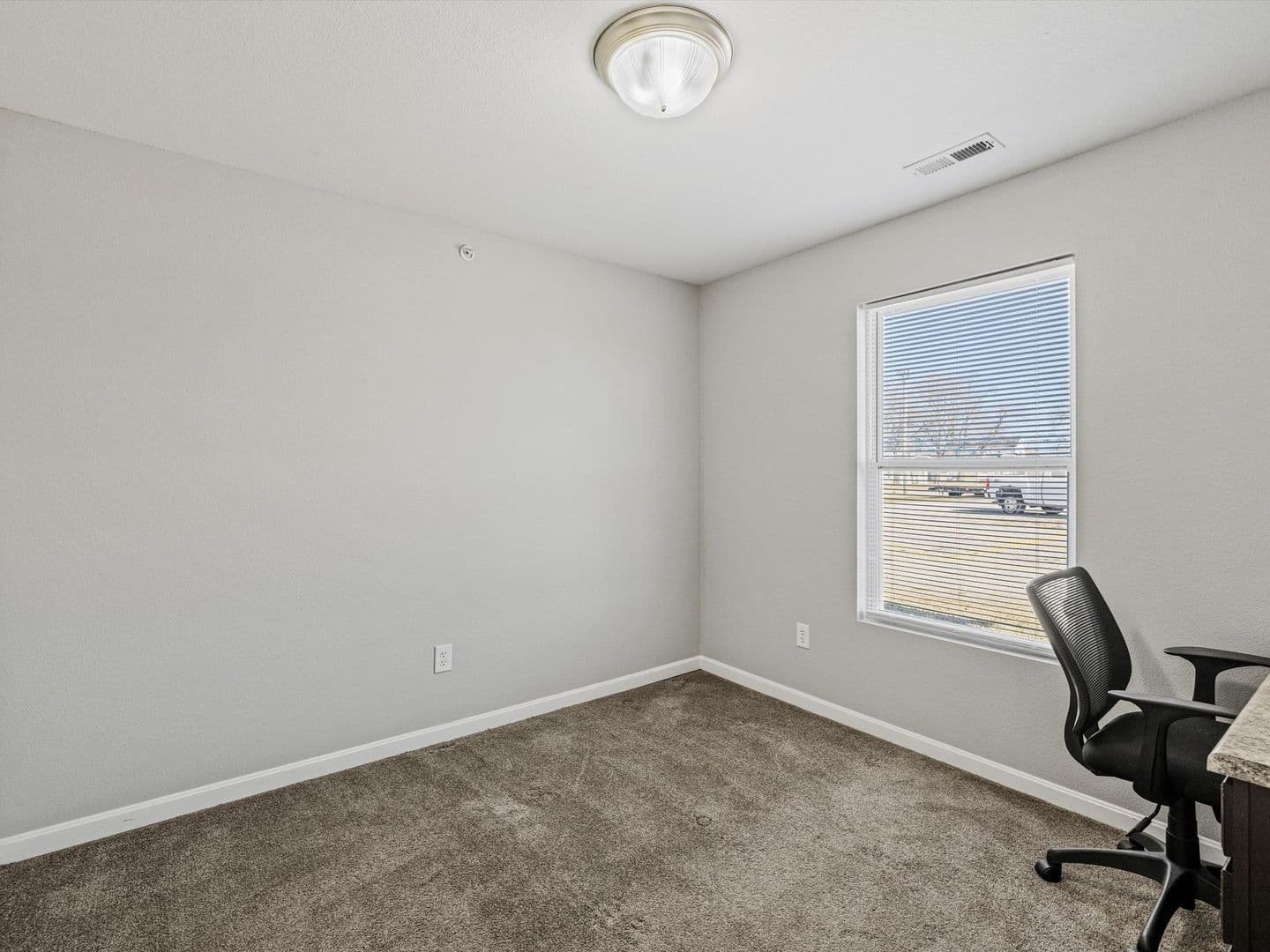 Evansville Apartment: 2010 W Indiana St
