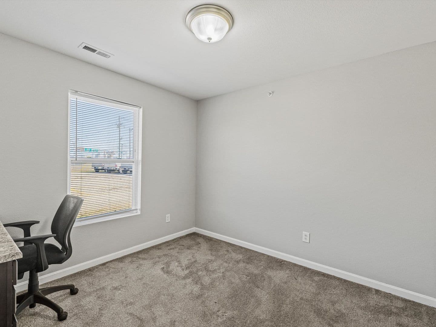 Evansville Apartment: 2010 W Indiana St