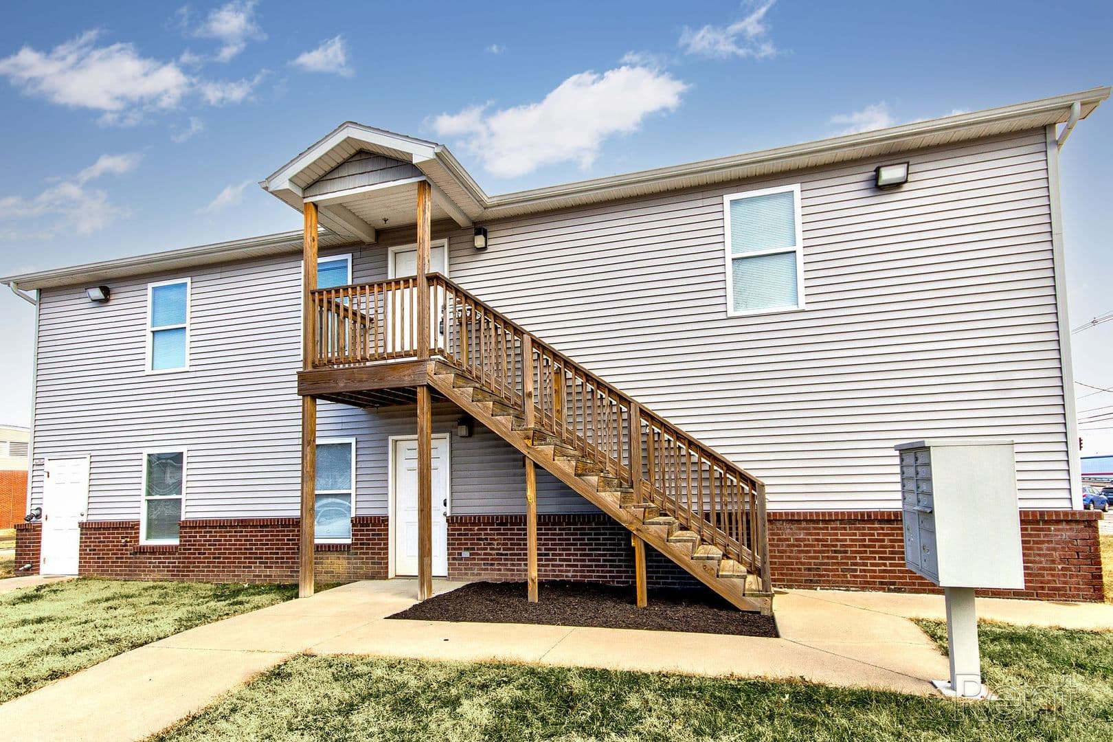 Evansville Apartment: 2010 W Indiana St