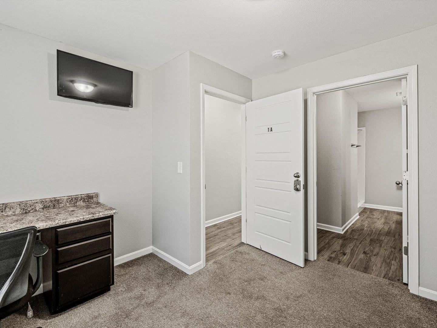 Evansville Apartment: 2010 W Indiana St