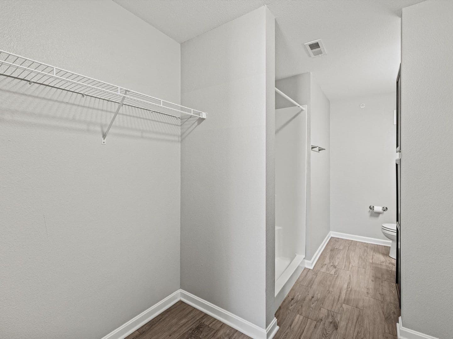 Evansville Apartment: 2010 W Indiana St