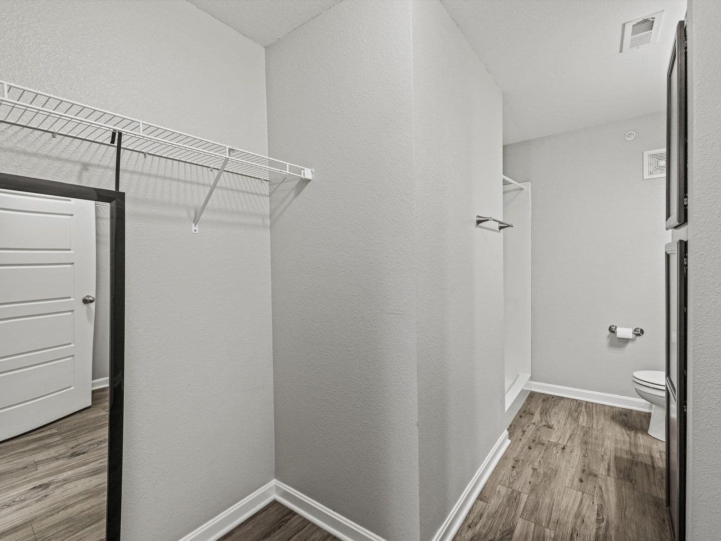 Evansville Apartment: 2010 W Indiana St