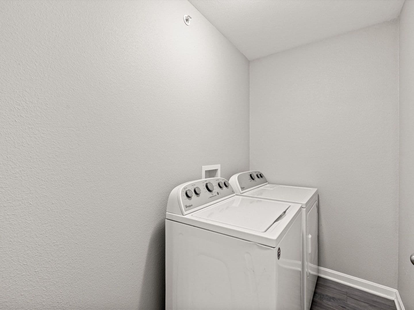 Evansville Apartment: 2010 W Indiana St