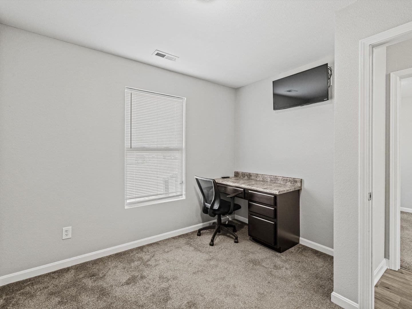 Evansville Apartment: 2010 W Indiana St
