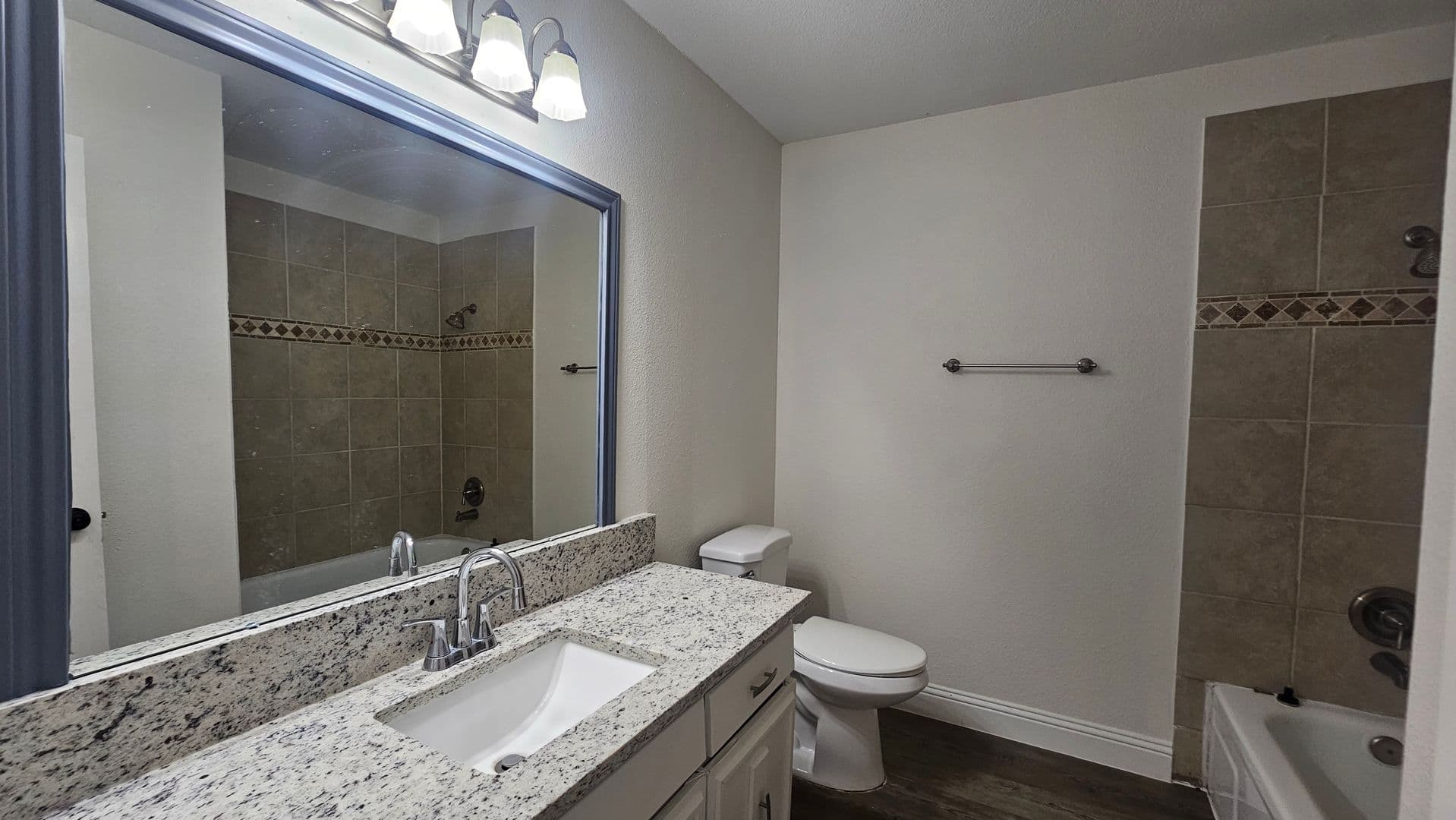 Lewisville House: 1619 Glenhill Ln