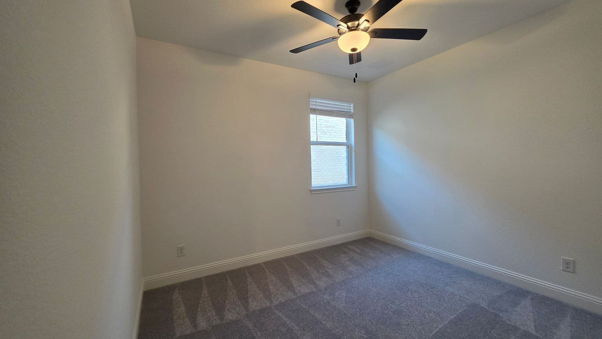Denton House: 1513 Larson Ln