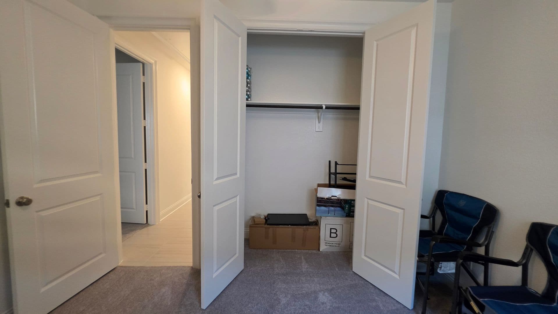 Denton House: 1513 Larson Ln